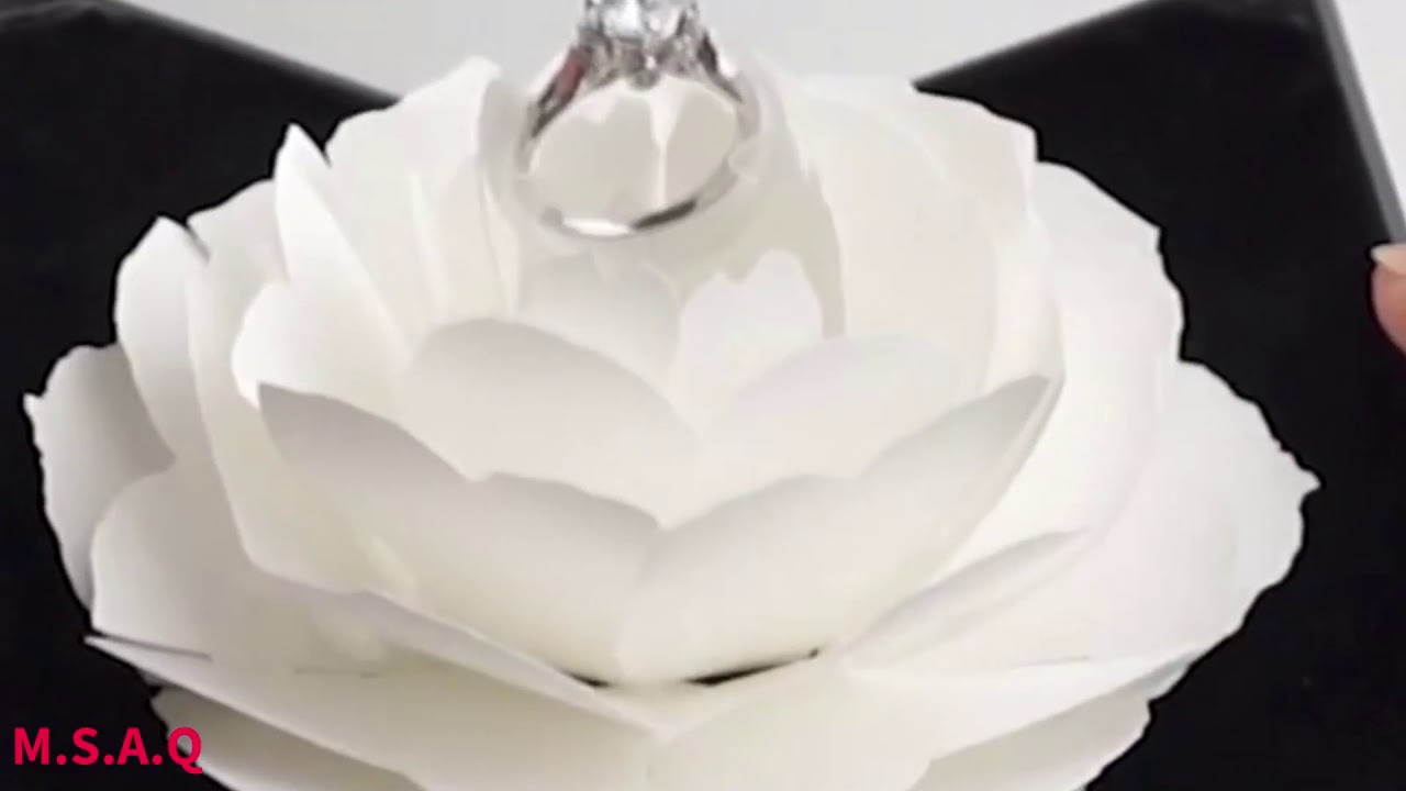 anillo de compromiso para hombre en caja