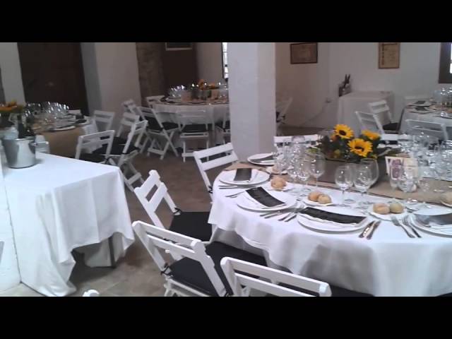 sillas de madera blancas para eventos