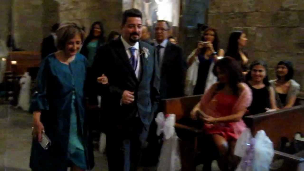 cuando entra la madre de la novia en la iglesia