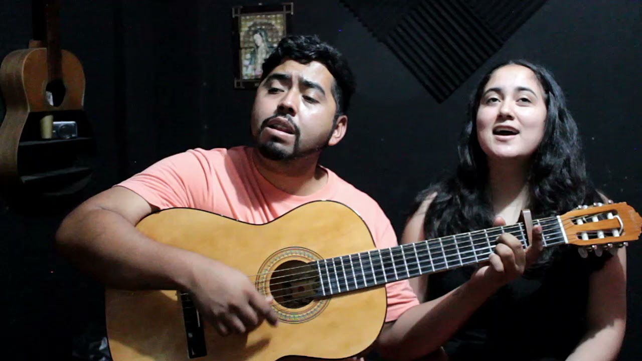 este es el momento de alegrar la mesa letra