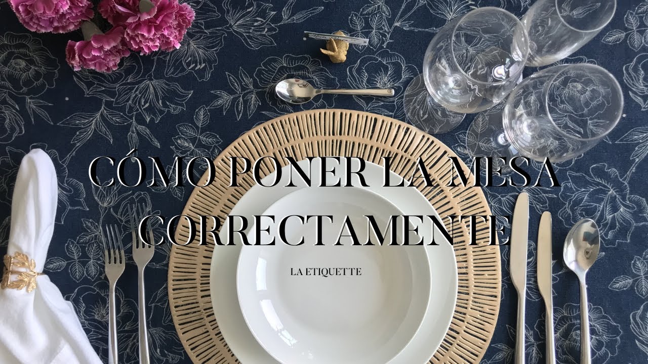 como se acomodan los platos y cubiertos en la mesa