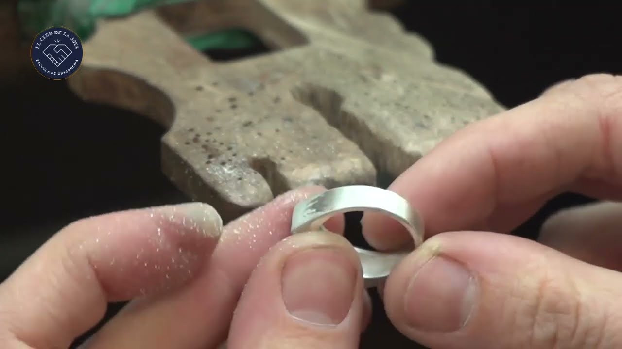 se puede agrandar un anillo de oro